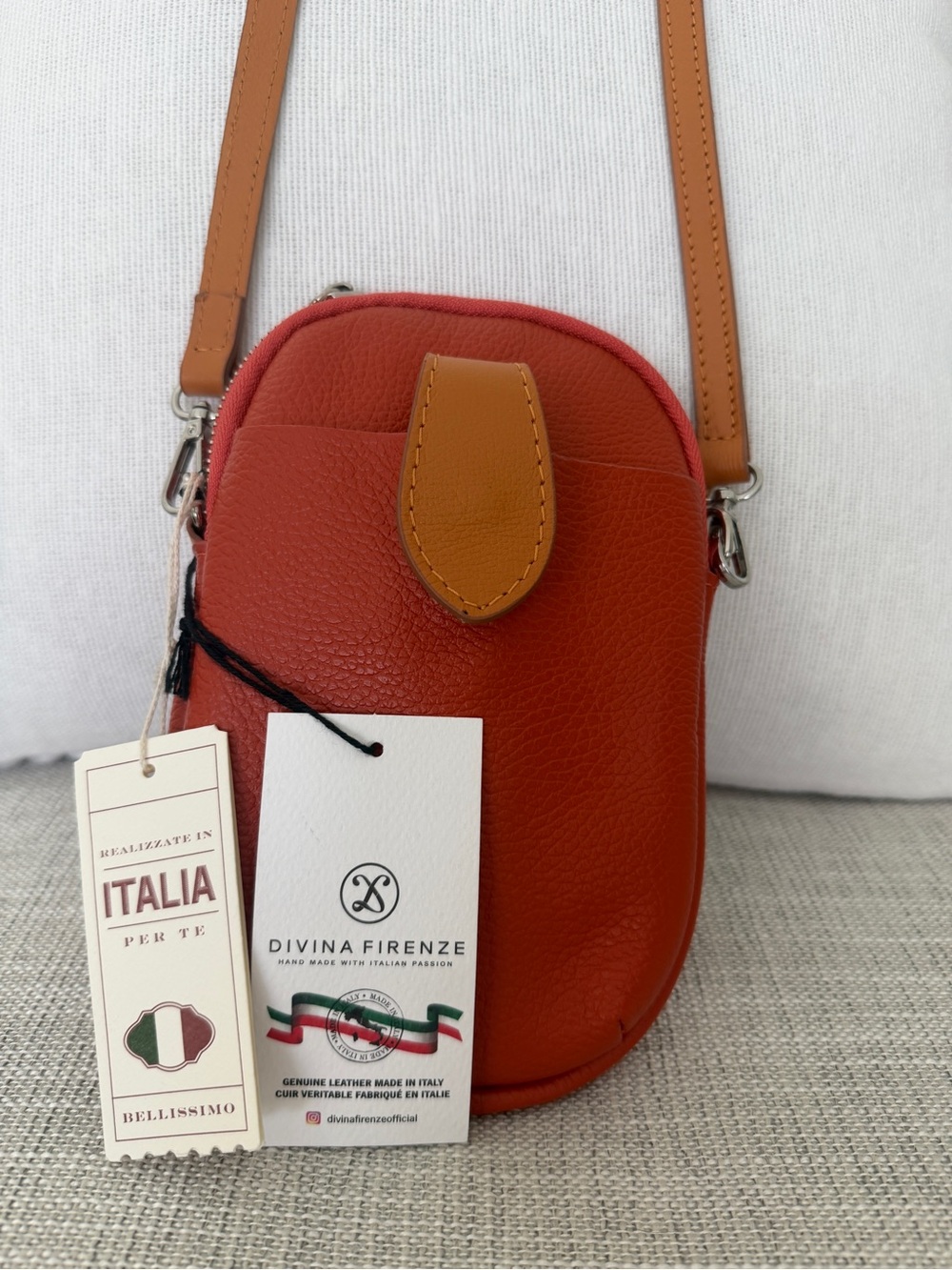 NWT Very Popular very high Quality Davina Firenze bag!  Leather Crossbody Super!